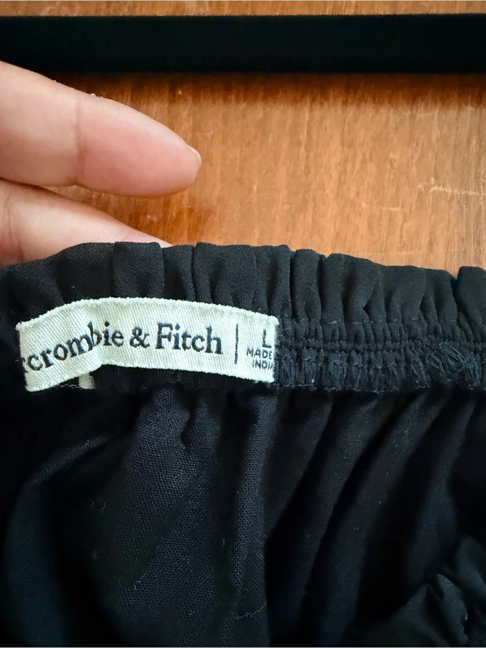 Abercrombie & Fitch flowy black